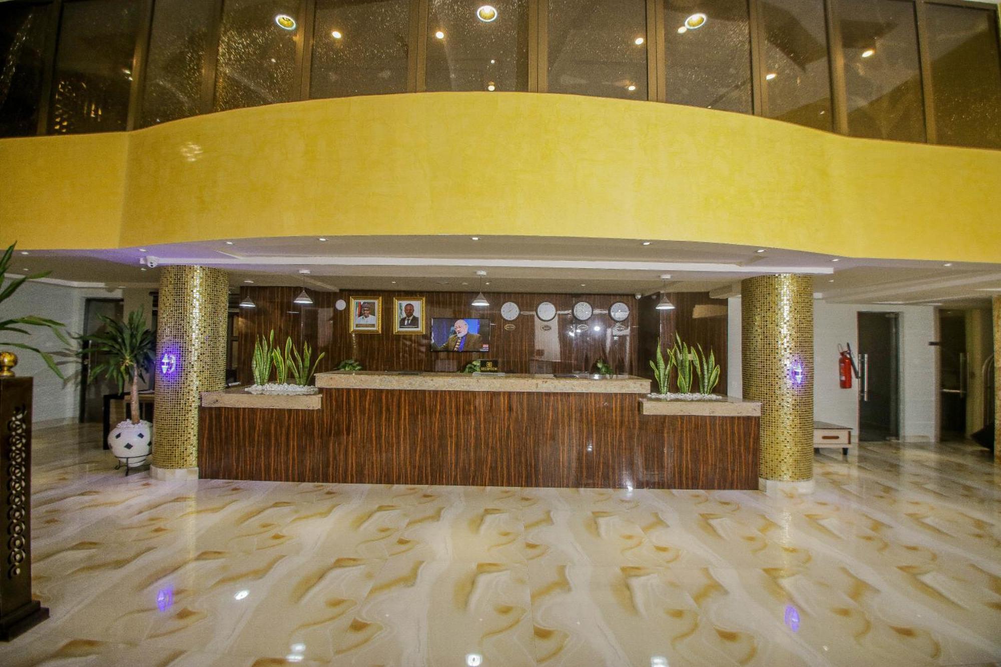 Perfecto La Villa Hotel And Suites Lagos Exteriér fotografie