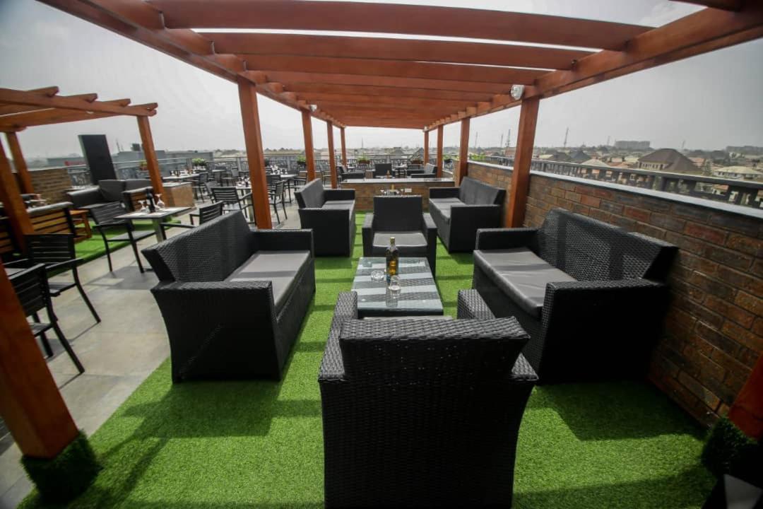 Perfecto La Villa Hotel And Suites Lagos Exteriér fotografie