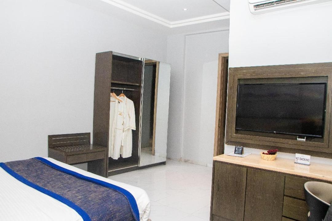 Perfecto La Villa Hotel And Suites Lagos Exteriér fotografie