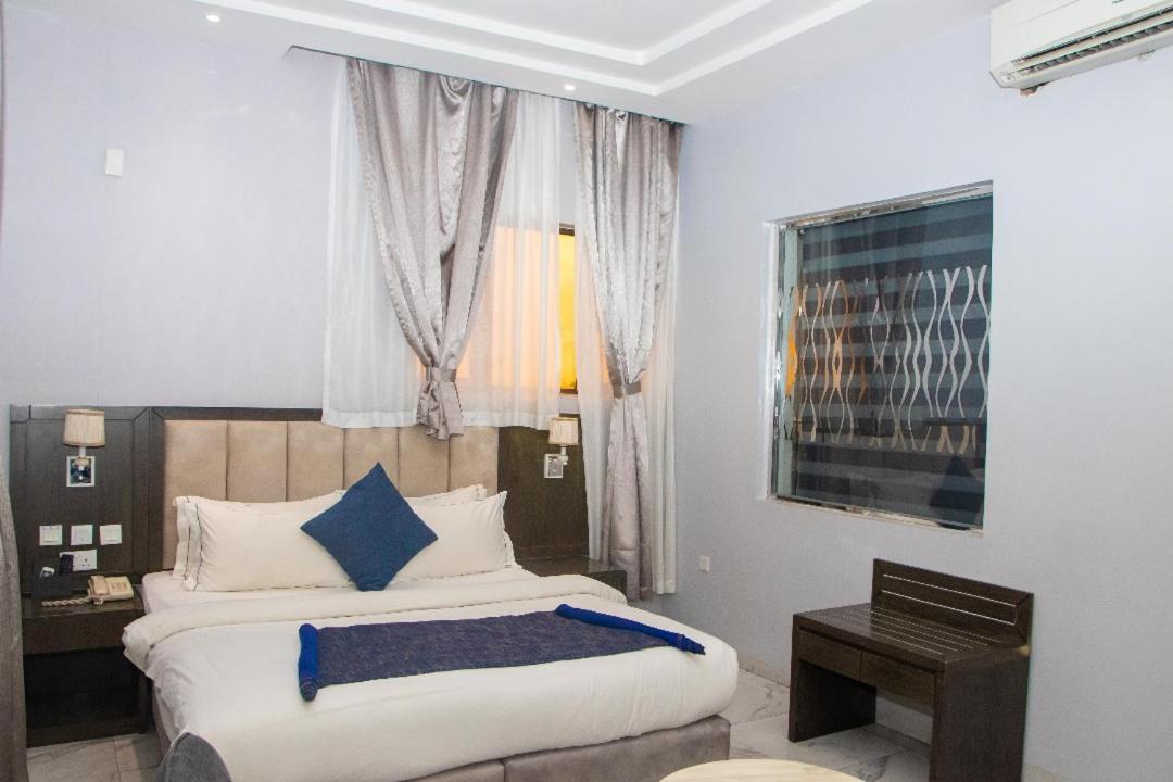 Perfecto La Villa Hotel And Suites Lagos Exteriér fotografie