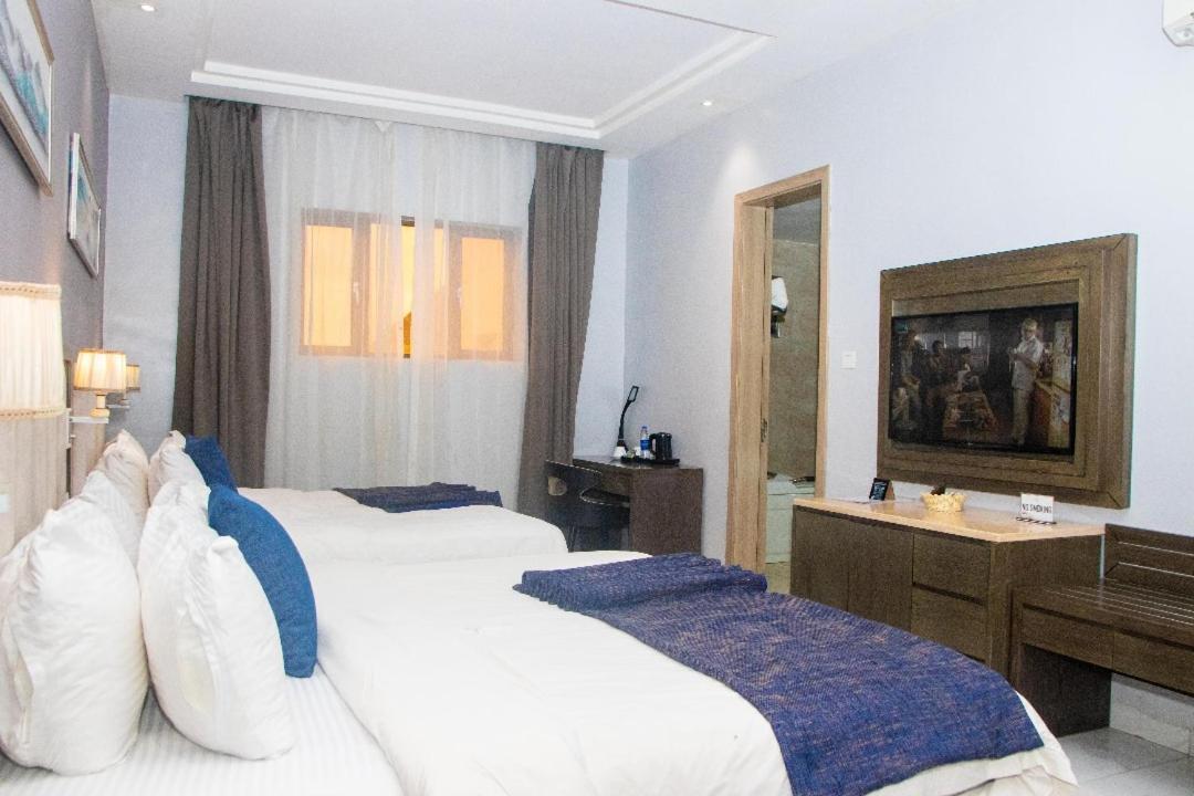 Perfecto La Villa Hotel And Suites Lagos Exteriér fotografie