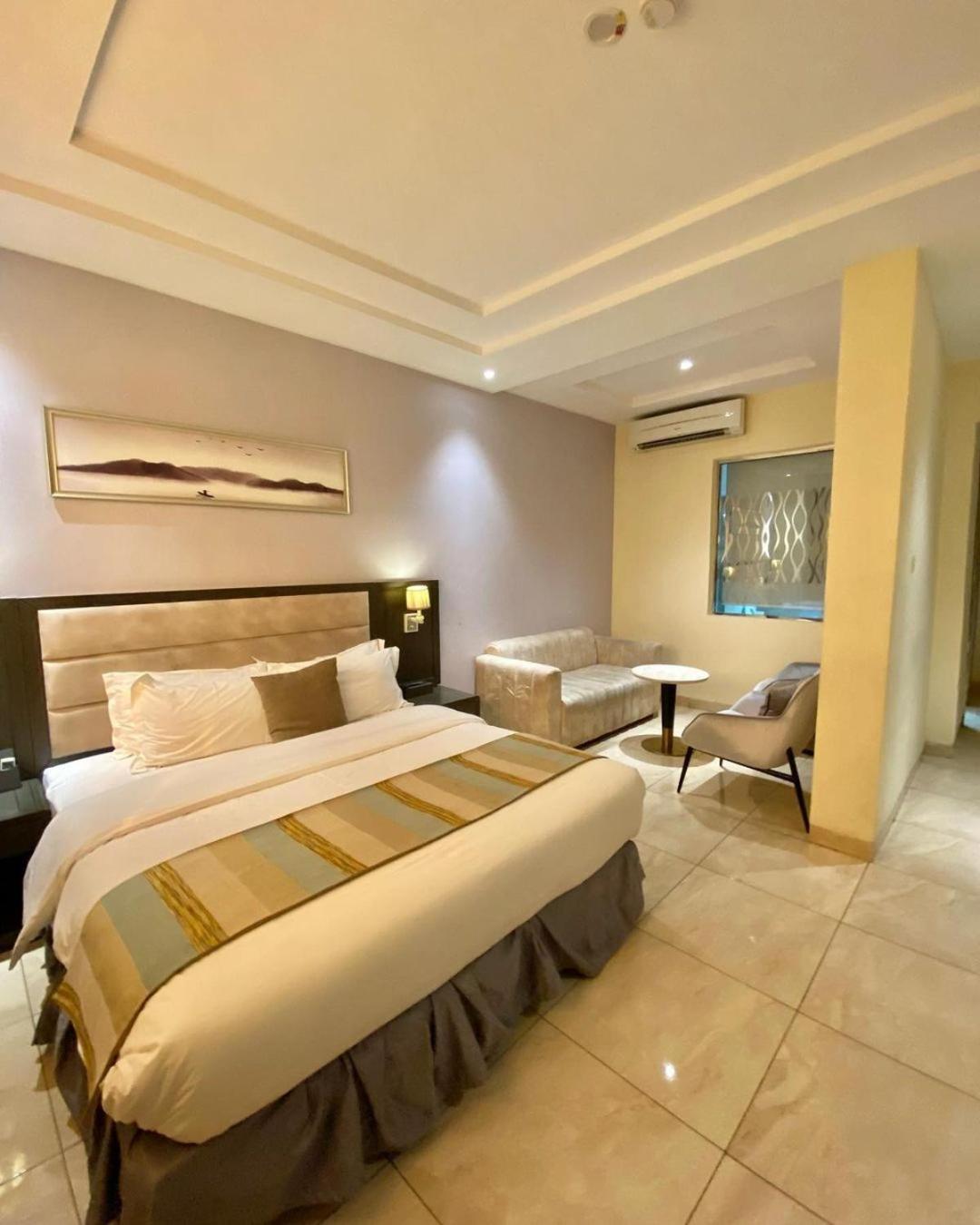 Perfecto La Villa Hotel And Suites Lagos Exteriér fotografie