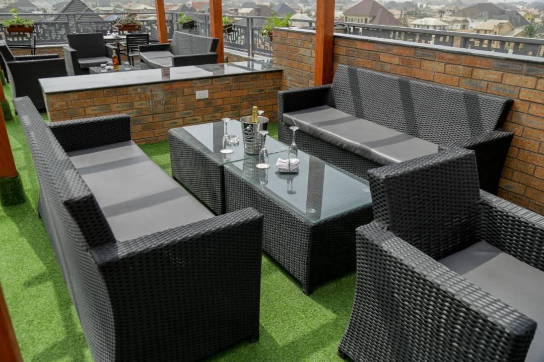 Perfecto La Villa Hotel And Suites Lagos Exteriér fotografie