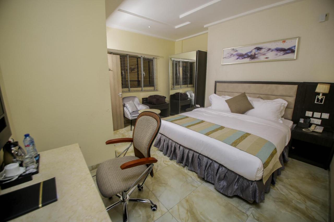 Perfecto La Villa Hotel And Suites Lagos Exteriér fotografie