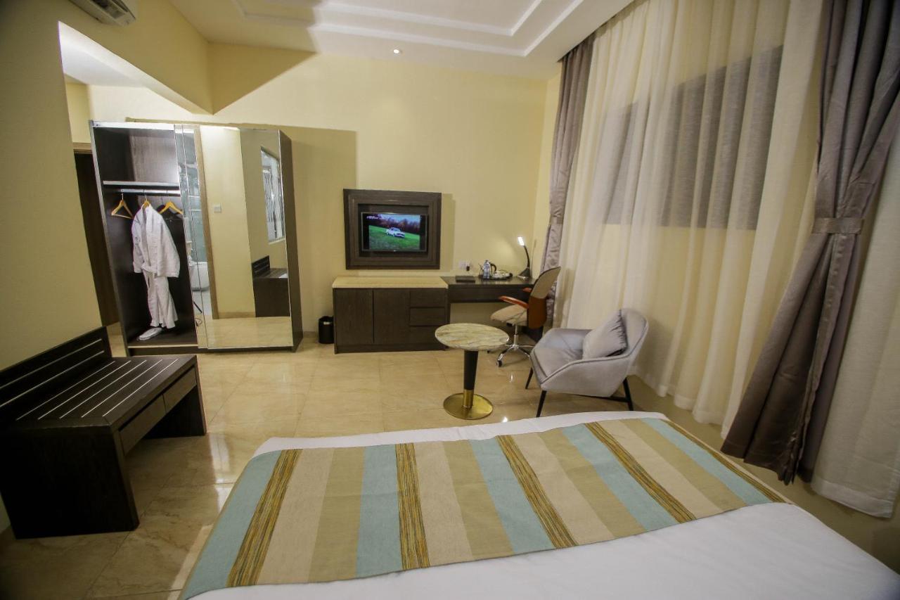 Perfecto La Villa Hotel And Suites Lagos Exteriér fotografie