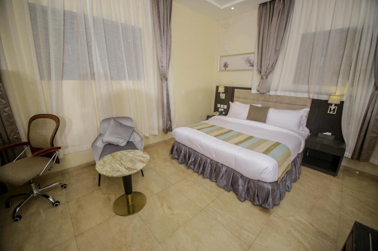 Perfecto La Villa Hotel And Suites Lagos Exteriér fotografie
